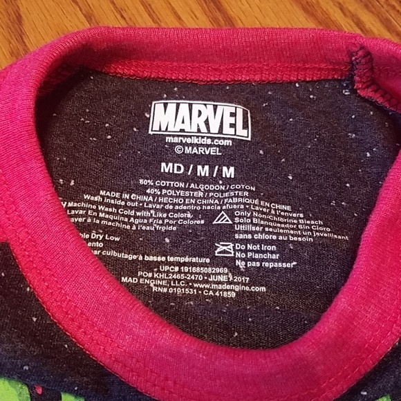 Marvel Spiderman shirt - Picture 4 of 6
